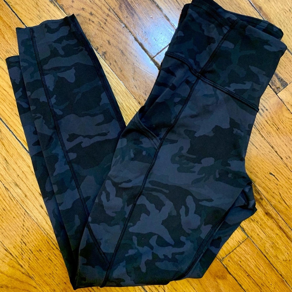 Lululemon Fast and Free camo leggings 25”
